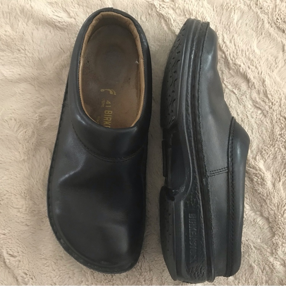 Black Birkenstocks - Size 41 narrow.